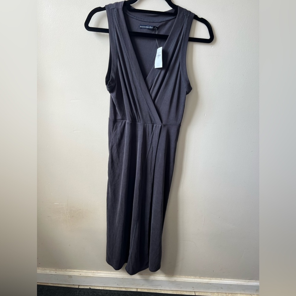 Abercrombie & Fitch charcoal gray midi wrap dress NWT